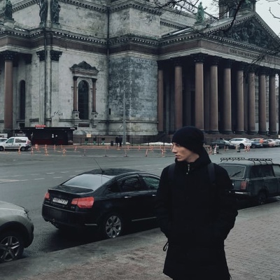 Роман Долгих
